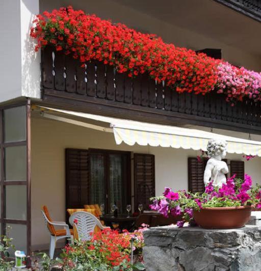 Pension Tannenhof Latsch Exterior foto