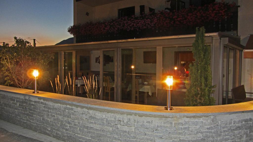 Pension Tannenhof Latsch Exterior foto