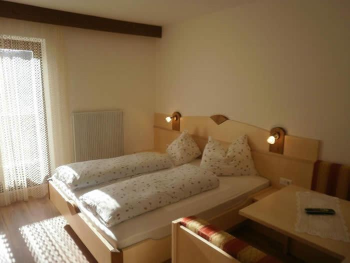 Pension Tannenhof Latsch Zimmer foto